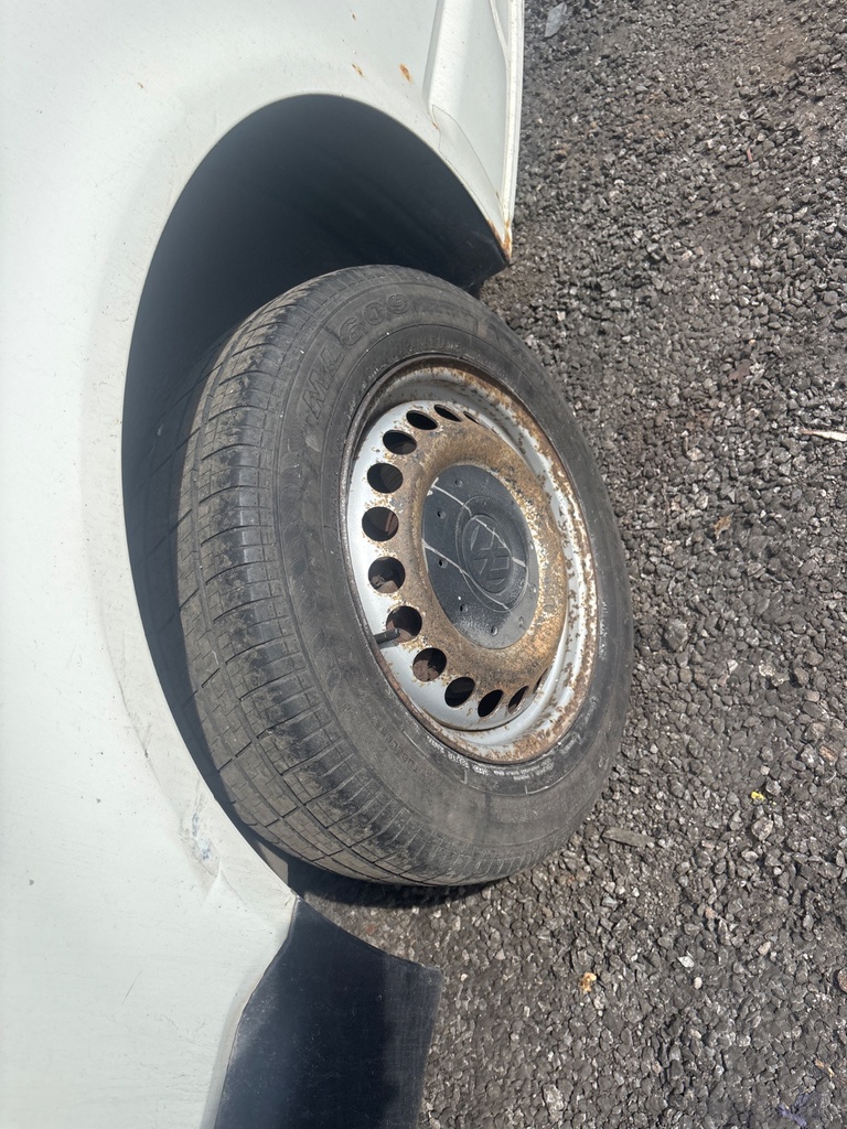 [EPE-121256] Llanta de acero VW Transporter T5