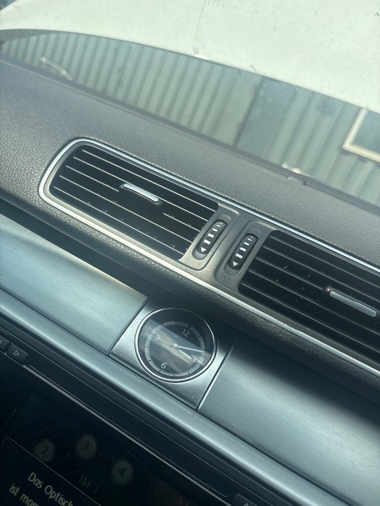[EPE-121852] Salida de aire calefacción salpicadero VW Passat CC