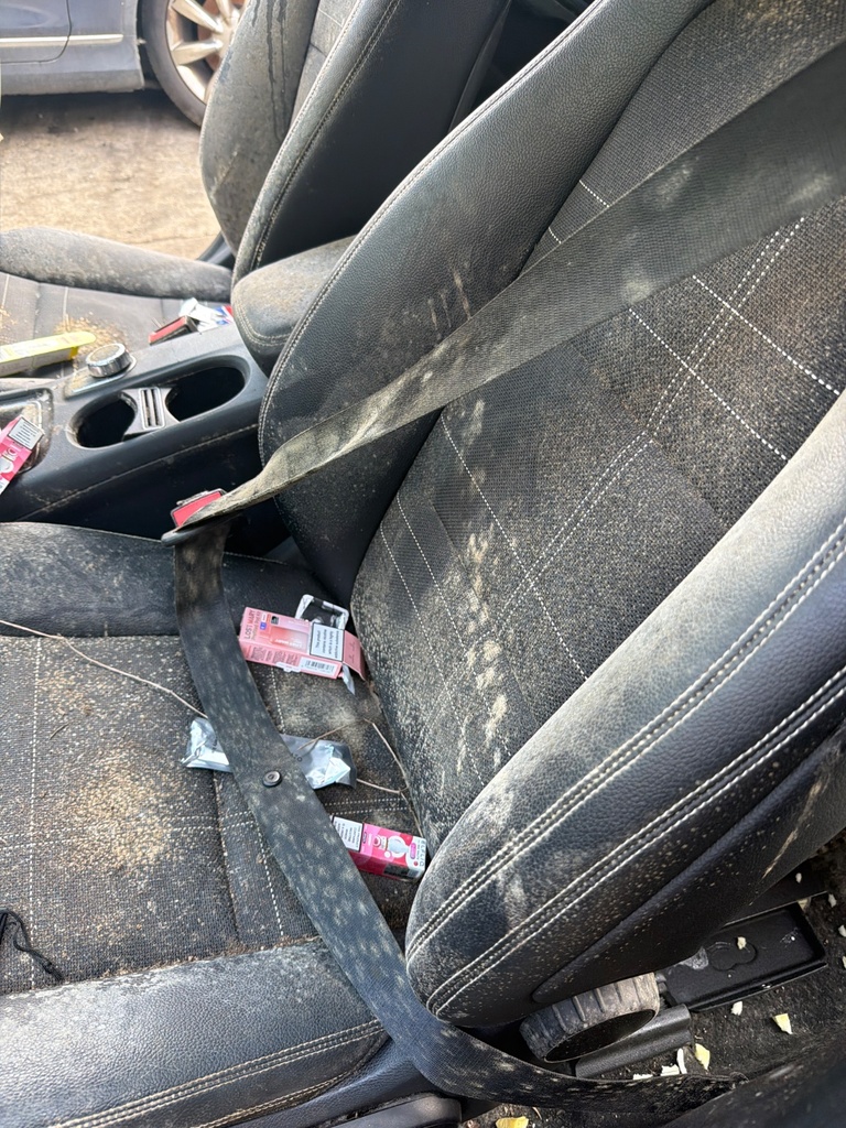 [EPE-122887] Pretensor de cinturón de seguridad delantero izquierdo para Mercedes Clase A W176