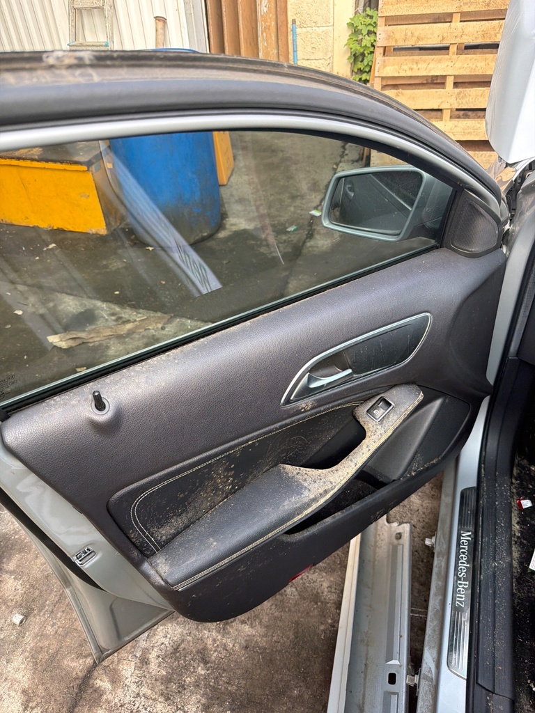 [EPE-122900] Panel de puerta delantero izquierdo Mercedes Clase A W176