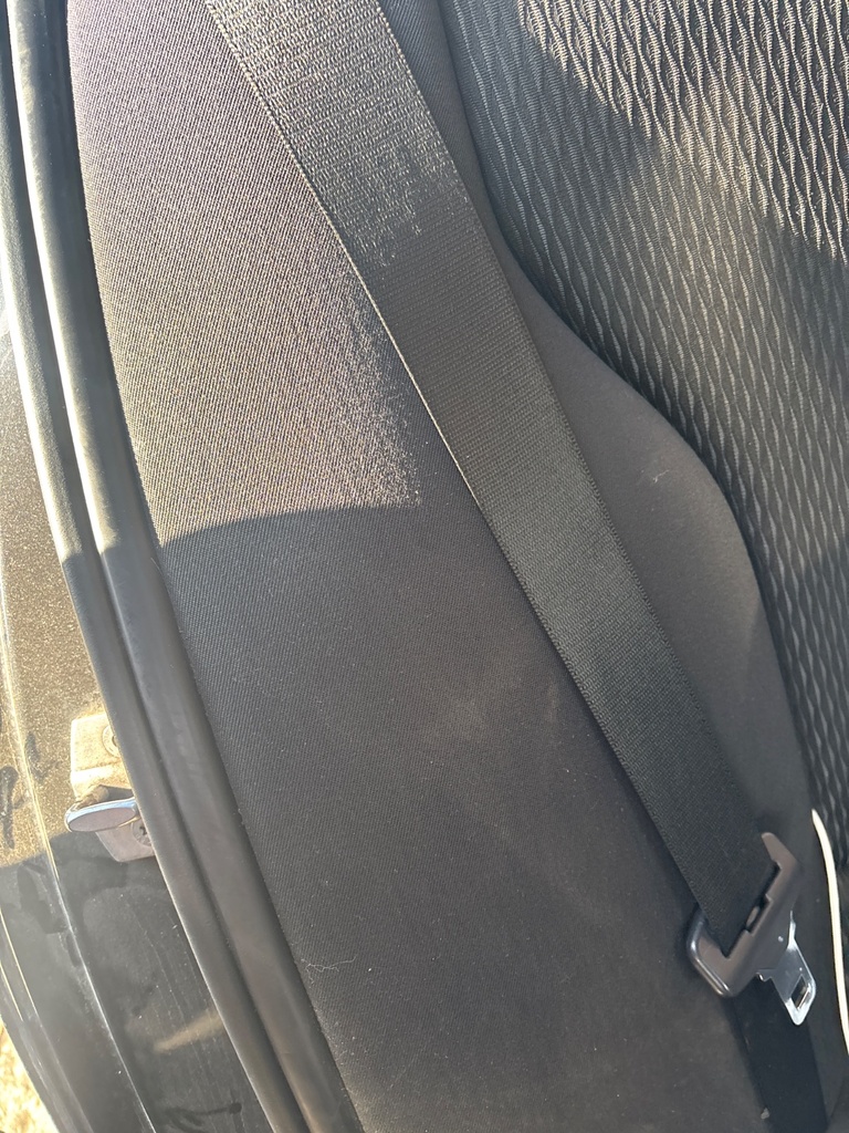 [EPE-122999] Pretensor trasero derecho de cinturón de seguridad BMW Serie 1