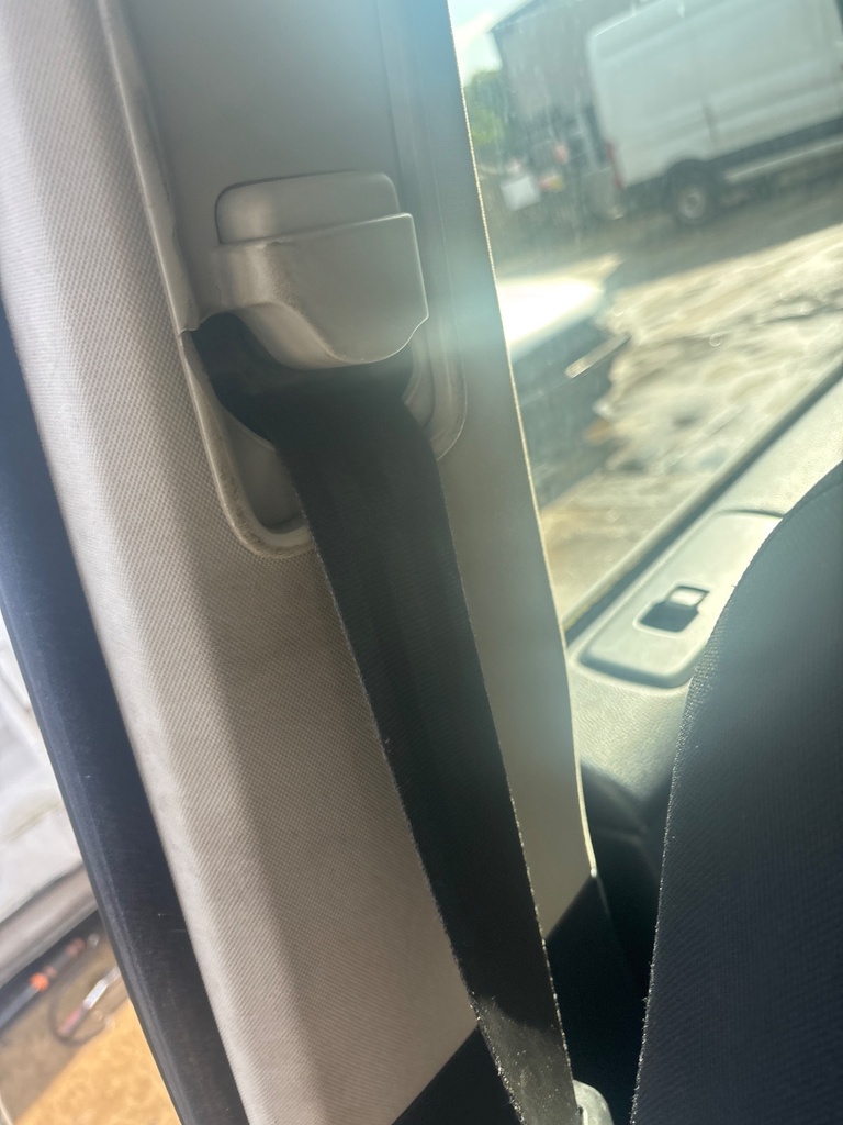 [EPE-123403] Pretensor de cinturón de seguridad delantero derecho Land Rover Discovery