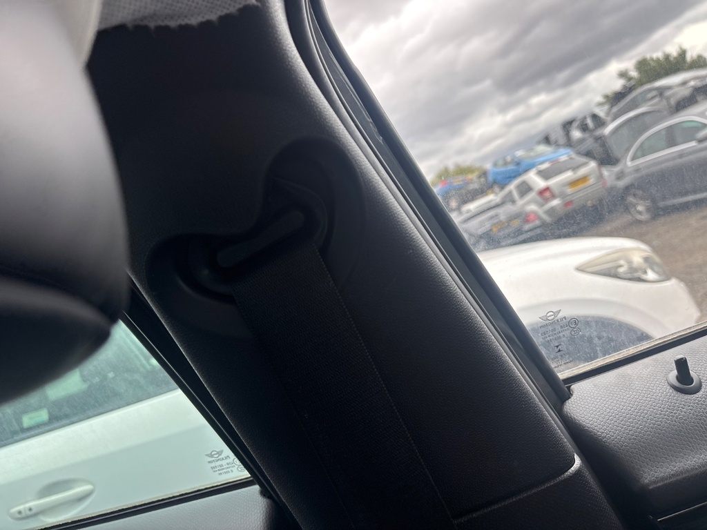 [EPE-122315] Embellecedor Pilar B Mini Countryman Cooper S