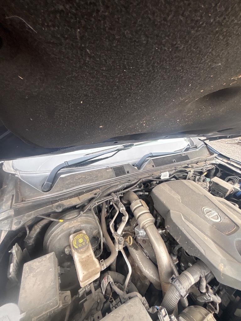 [EPE-122387] Motor y mecanismo de limpiaparabrisas delantero Nissan Navara NP300