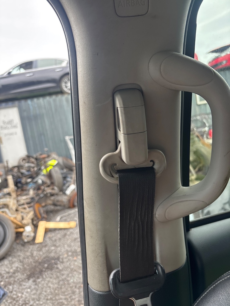 [EPE-122412] Embellecedor Pilar B Nissan Navara NP300 2017