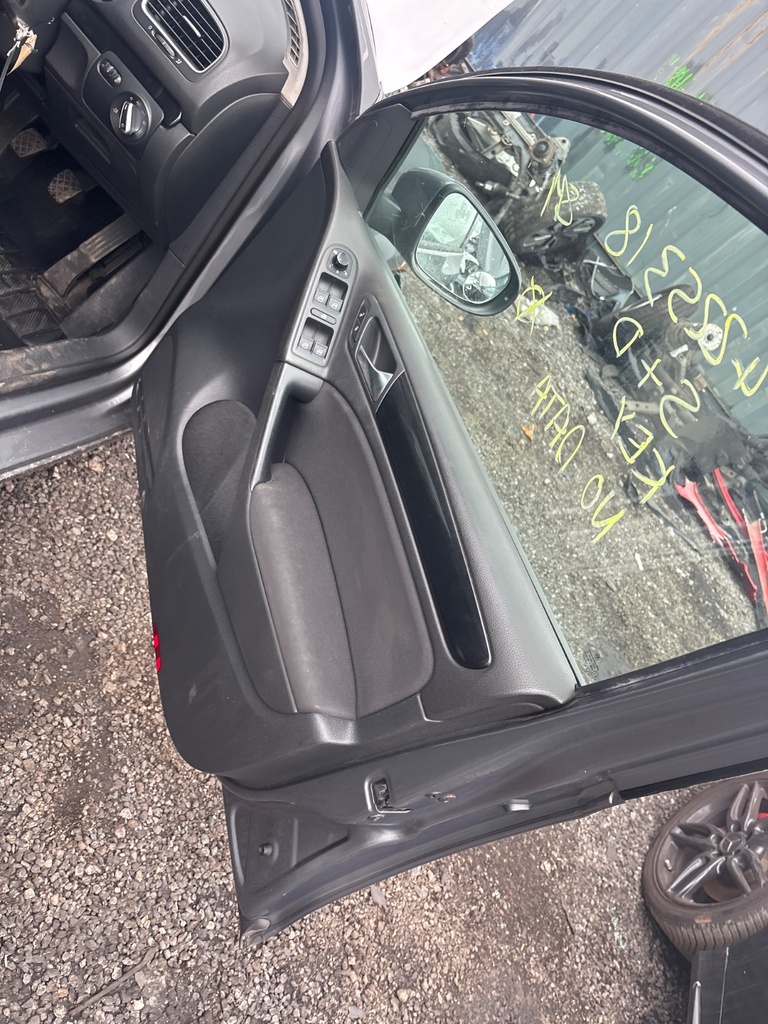 [EPE-122554] Panel interior de puerta delantera derecha VW Golf VI 5K1
