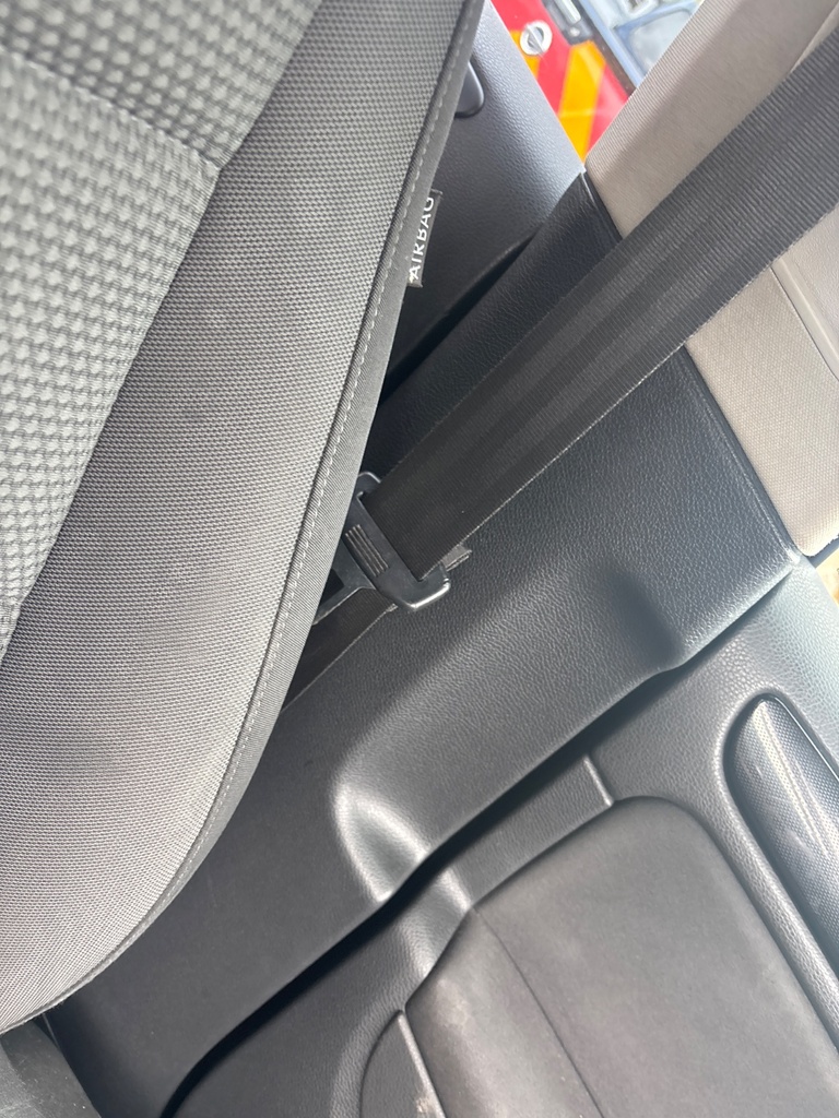 [EPE-122585] Embellecedor pilar B inferior izquierdo VW Golf VI 5K1