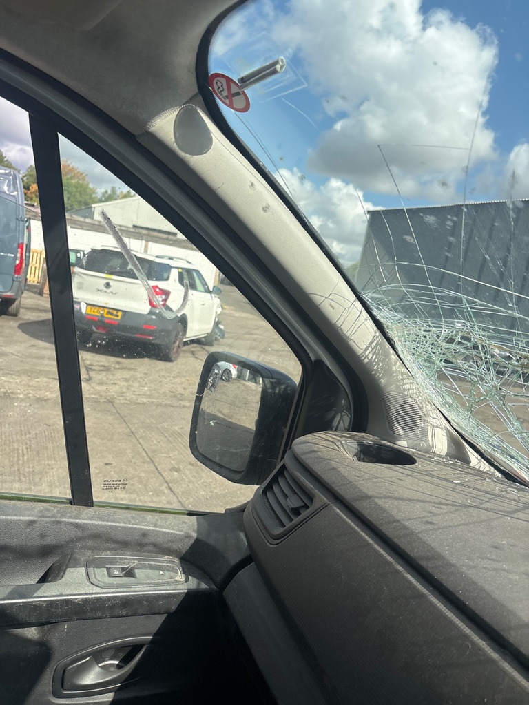 [EPE-122809] Pilar A Renault Trafic III