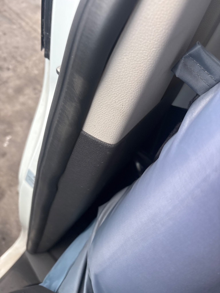 [EPE-122827] Embellecedor pilar B inferior derecha Renault Trafic III