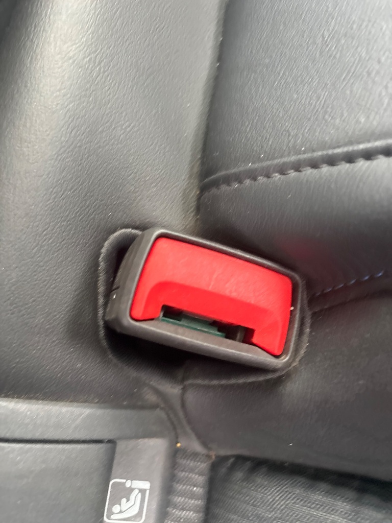 [EPE-123354] Cinturón de seguridad trasero central derecho VW Golf 2023