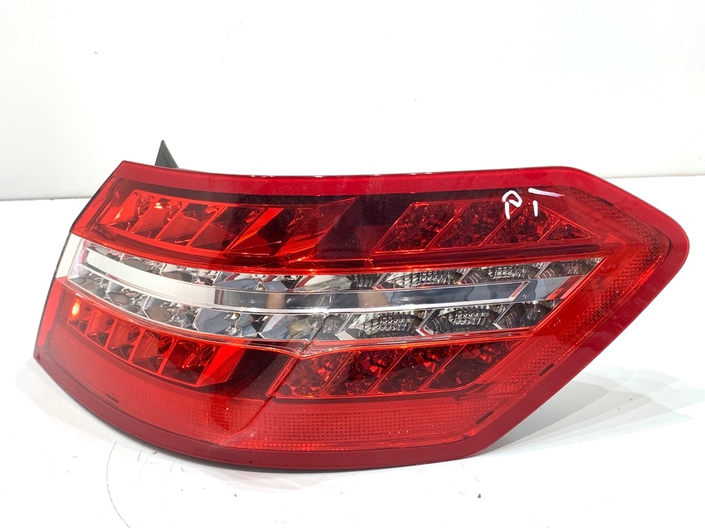 [STARK-915330] Piloto trasero derecho Mercedes-Benz Clase E (W212) 2009-2016