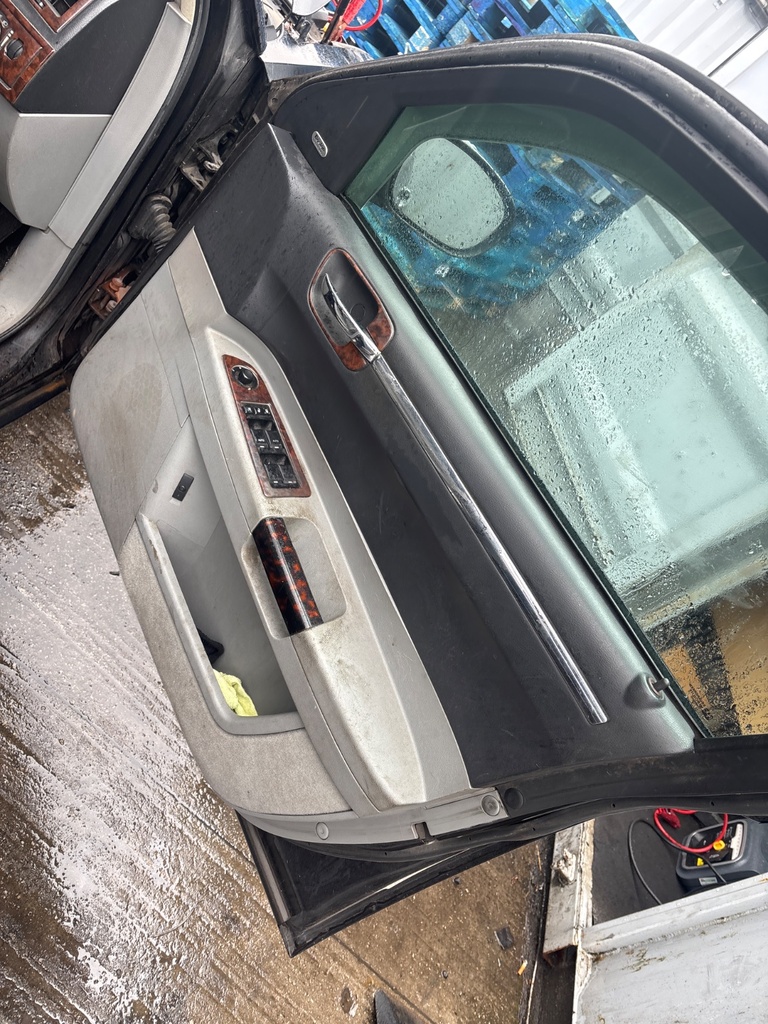 [EPE-123909] Panel interior de puerta delantera derecho Chrysler 300C