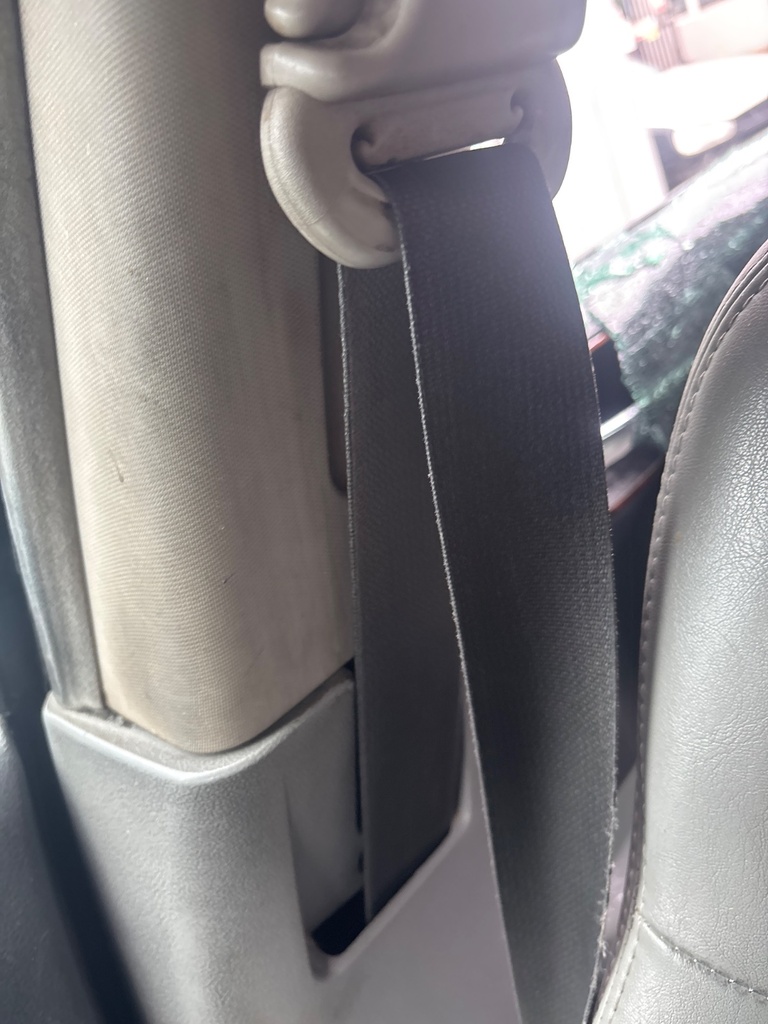 [EPE-123933] Enrollador de cinturón de seguridad delantero derecho Chrysler 300C
