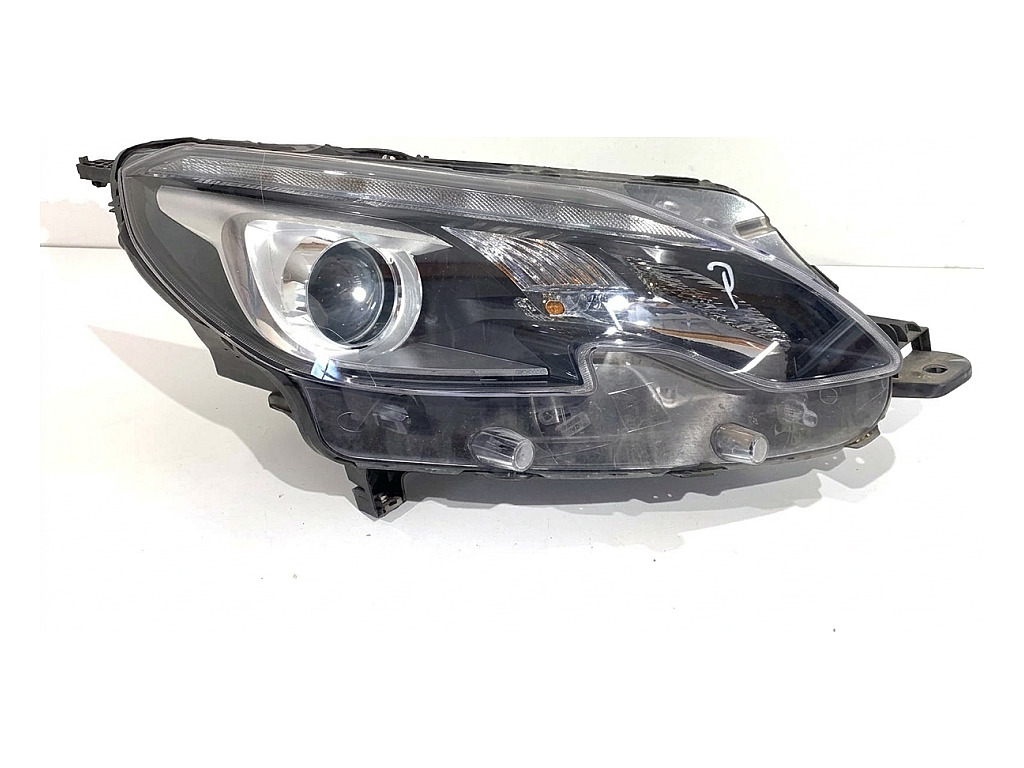 [STARK-917546] Faros delanteros derecho PEUGEOT 2008 I (CU_) 2013-2022