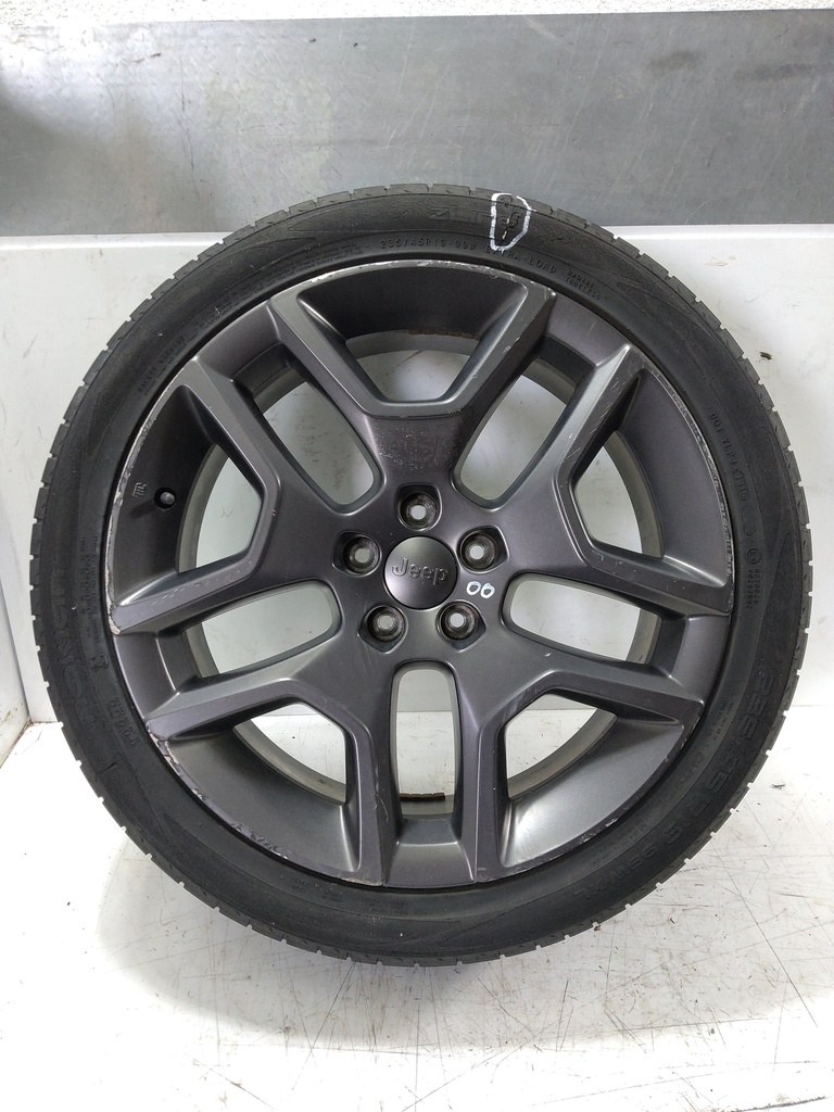 [MTD-535955] Llanta de aleación Jeep Renegade 2021