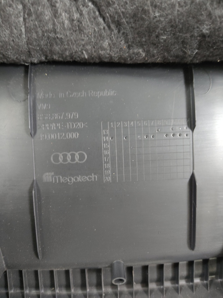 [MTD-535627] Revestimiento de portón Audi TT