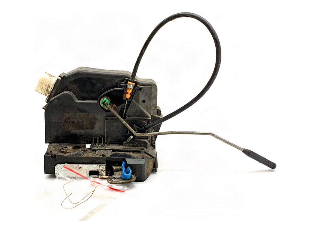 [STARK-941204] Cerradura de puerta delantera izquierda Land Rover Freelander I