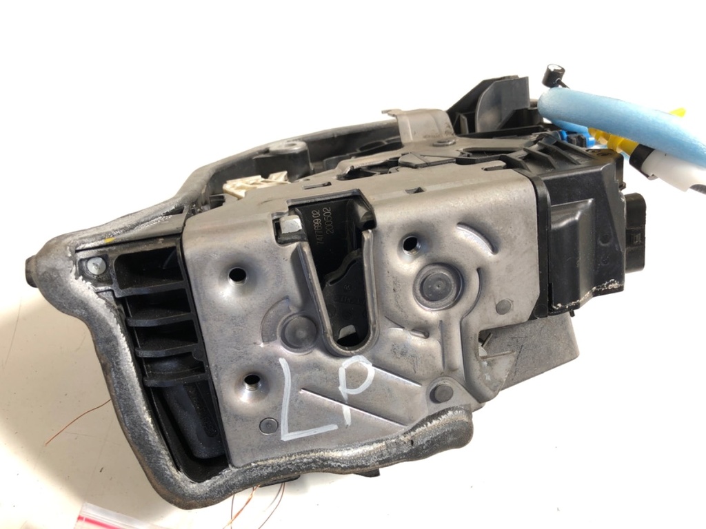 [STARK-887831] Cerradura de puerta delantera izquierda BMW X5 (G05, F95) 2018-