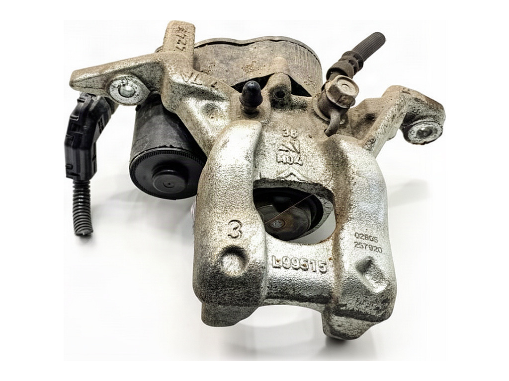 [STARK-943825] Pinza de freno trasera derecha Toyota Yaris Cross