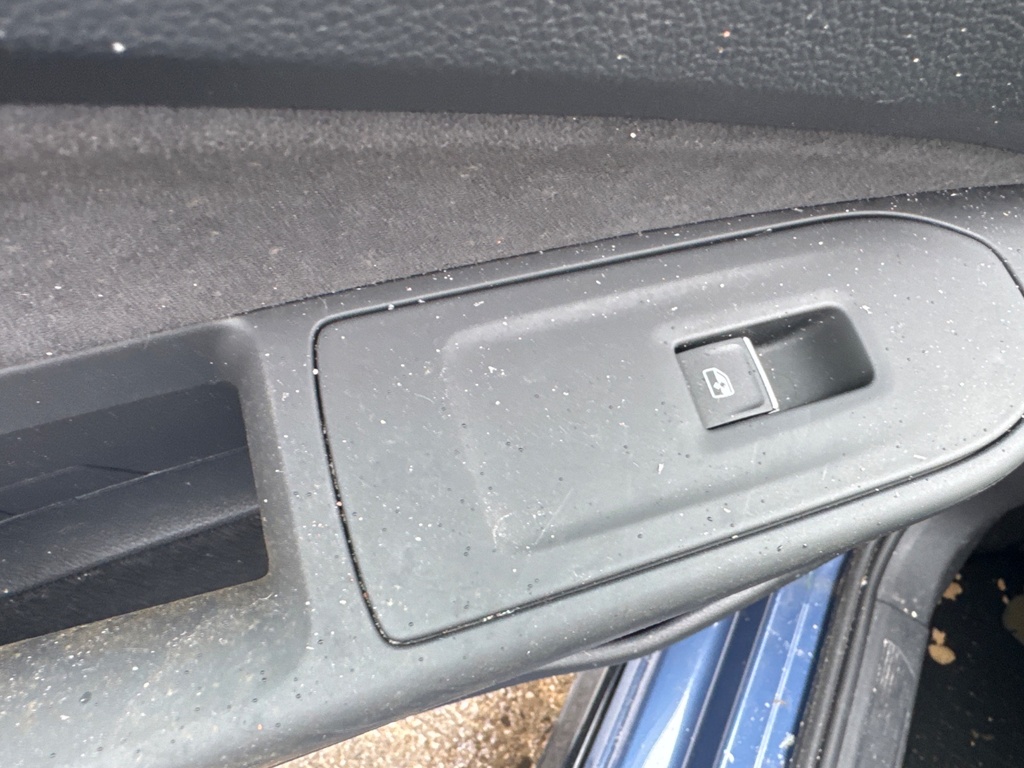 [EPE-102492] Interruptor de elevalunas eléctrico delantero izquierdo VW Golf 2024 T5H BLUE