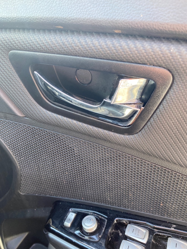[EPE-103825] Tirador puerta delantera interior derecho SsangYong Tivoli 2018