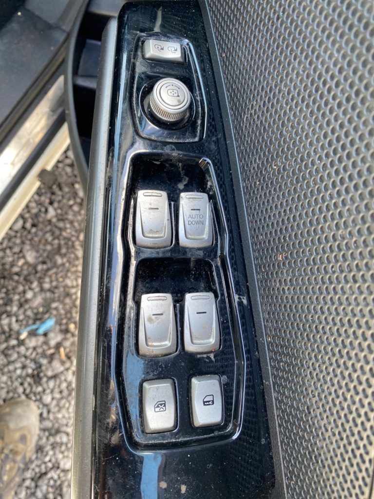 [EPE-103829] Interruptor elevalunas eléctrico delantero derecho para SsangYong Tivoli 2018