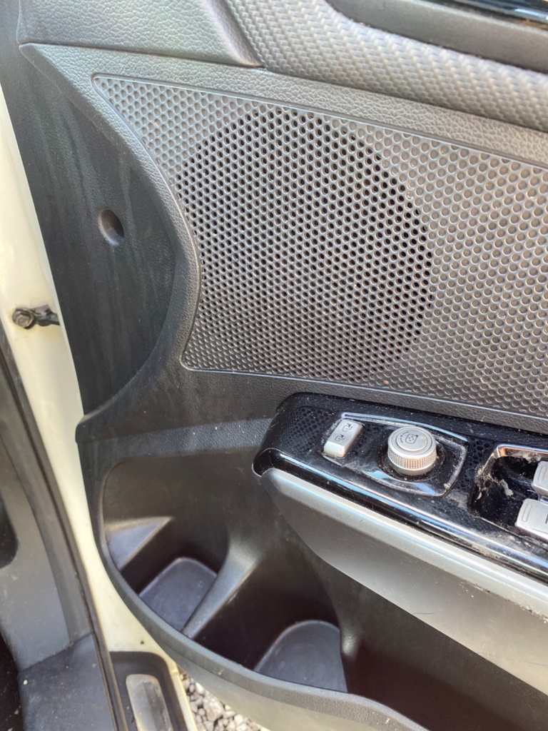 [EPE-103828] Altavoz revestimiento puerta delantera derecha SsangYong Tivoli 2018