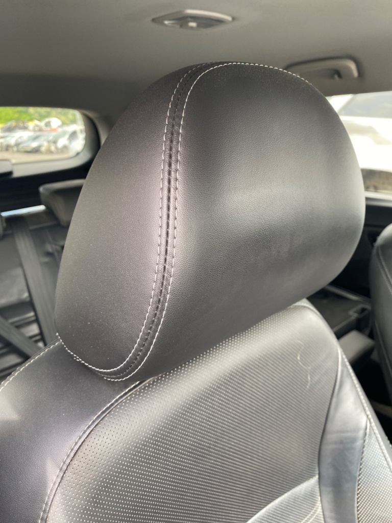 [EPE-103838] Reposacabezas delantero derecho SsangYong Tivoli 1.6 2018