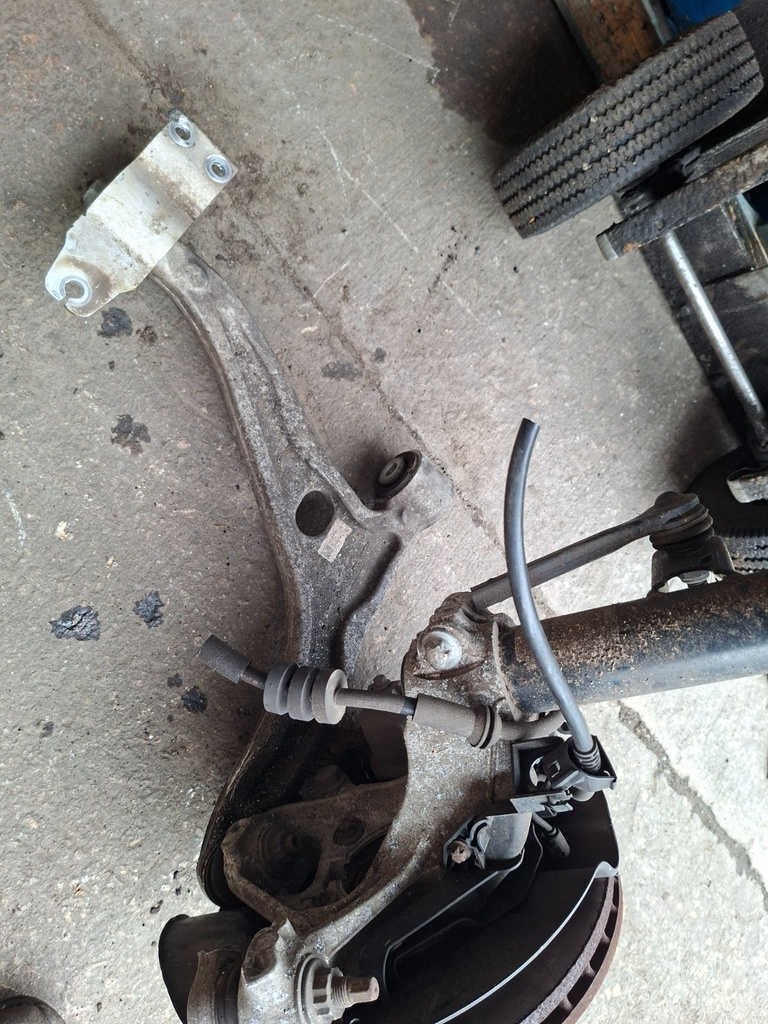 [EPE-104782] Brazo de suspensión delantero derecho para Mercedes-Benz A-Class W177 1.3