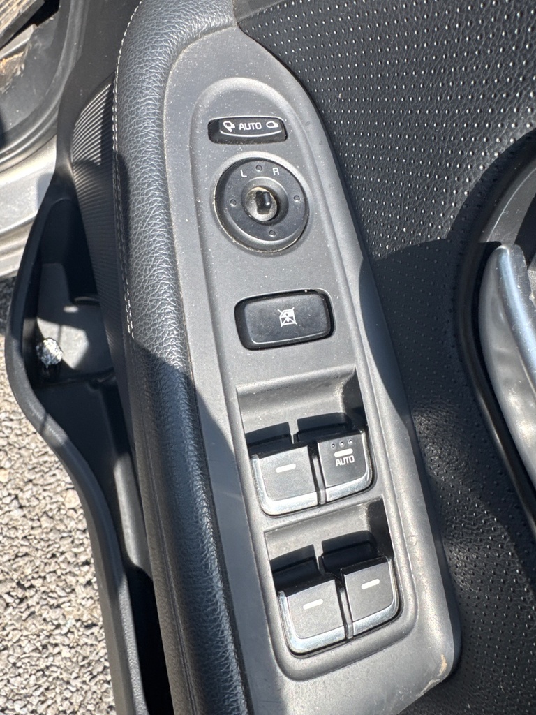 [EPE-105165] Interruptor elevalunas eléctrico delantero derecho Kia Carens IV 2017 D4FD