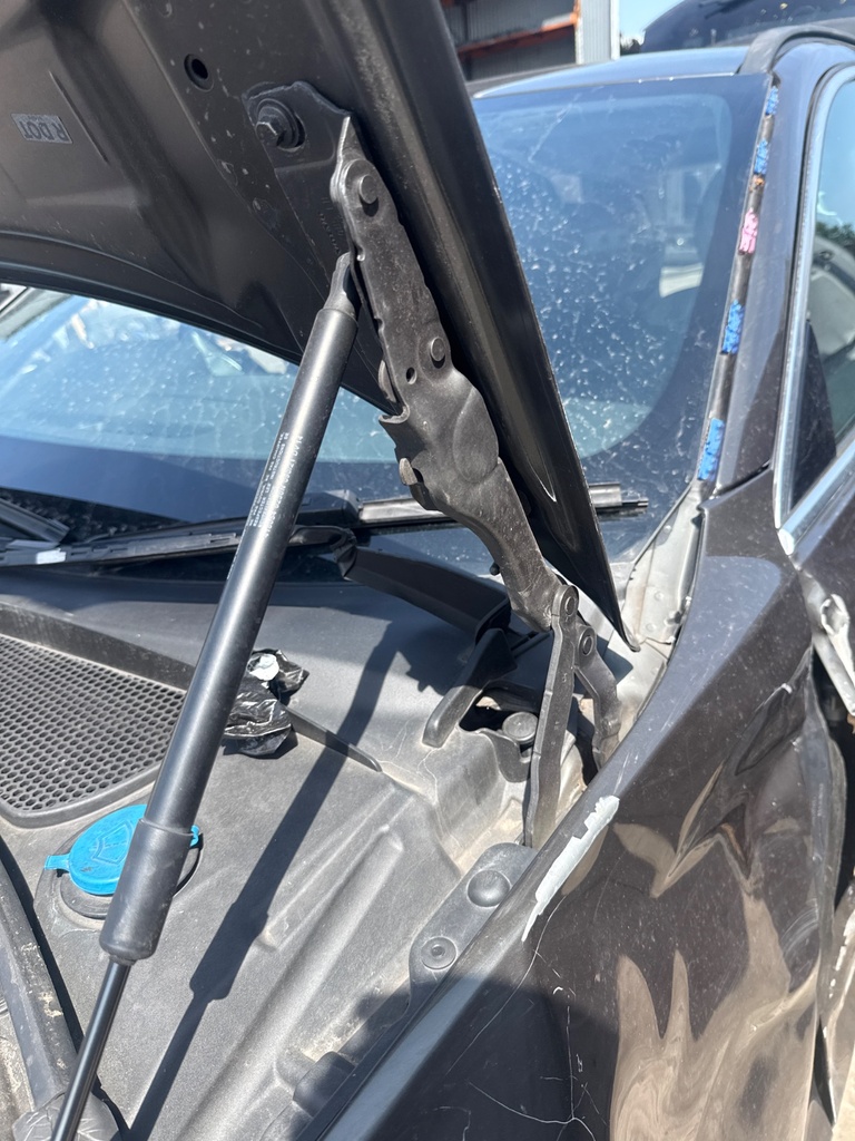 [EPE-105602] Bisagra del capó LH Volvo V60 2021