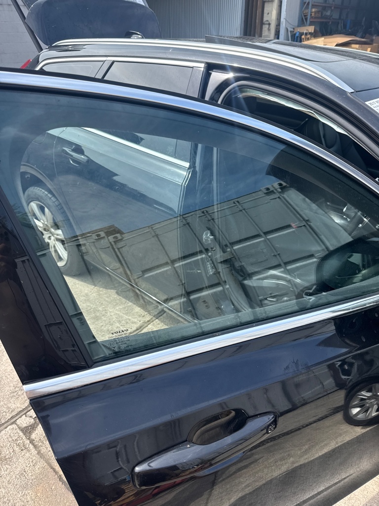 [EPE-105976] Cristal puerta delantera derecho 2017 Volvo V90