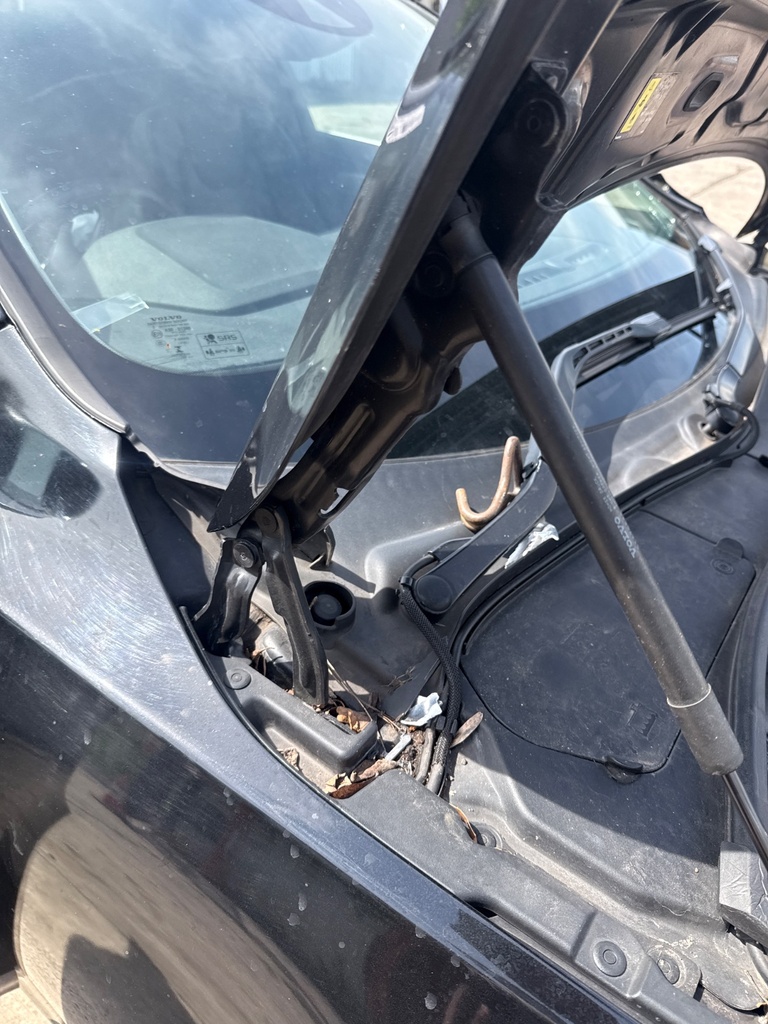 [EPE-105953] Bisagra del capó RH Volvo V90 2017 D4204T14