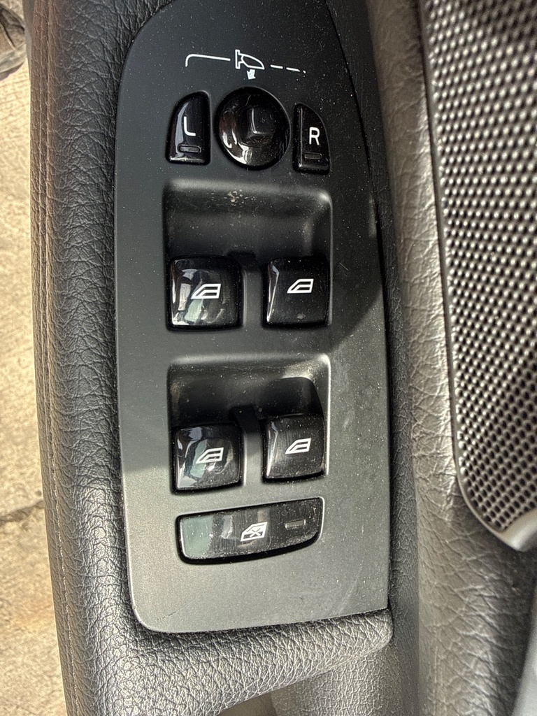 [EPE-105981] Interruptor elevalunas eléctrico delantero derecho Volvo V90 2017