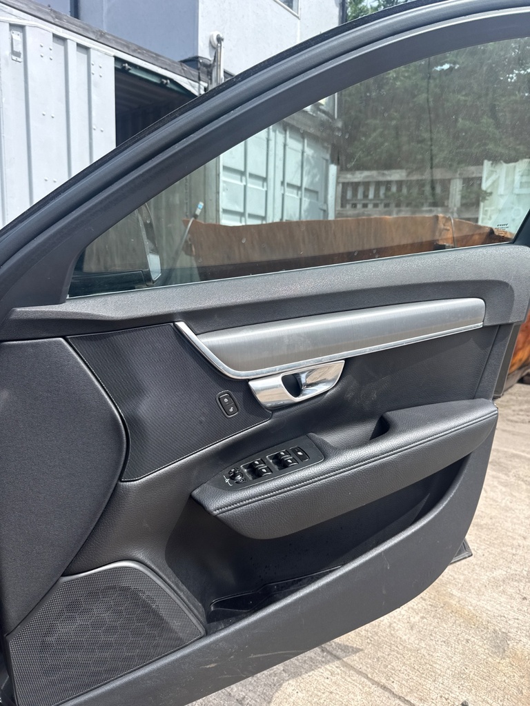 [EPE-105982] Arnés de cables puerta delantera derecha 2017 Volvo V90