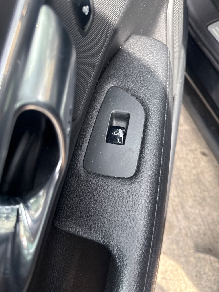 [EPE-106050] Interruptor de elevalunas eléctrico delantero izquierdo Volvo V90 2017