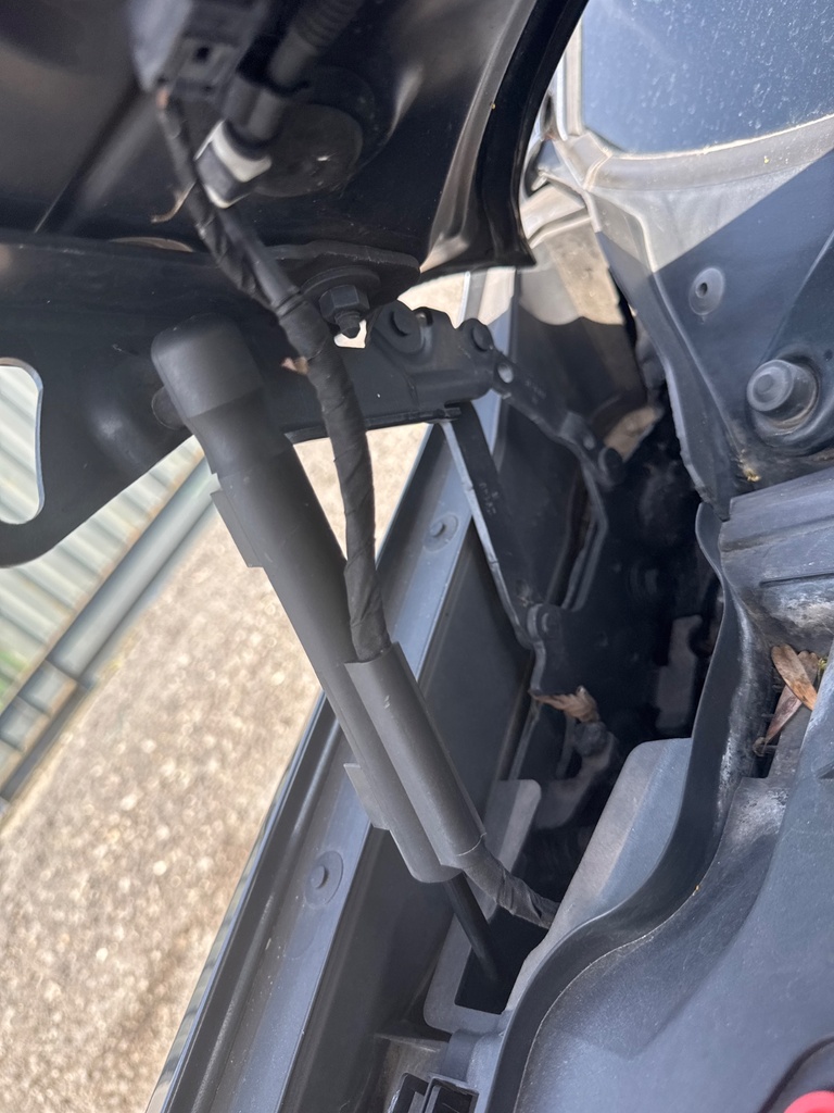 [EPE-105840] Bisagra del capó RH BMW Serie 1 2014 N47
