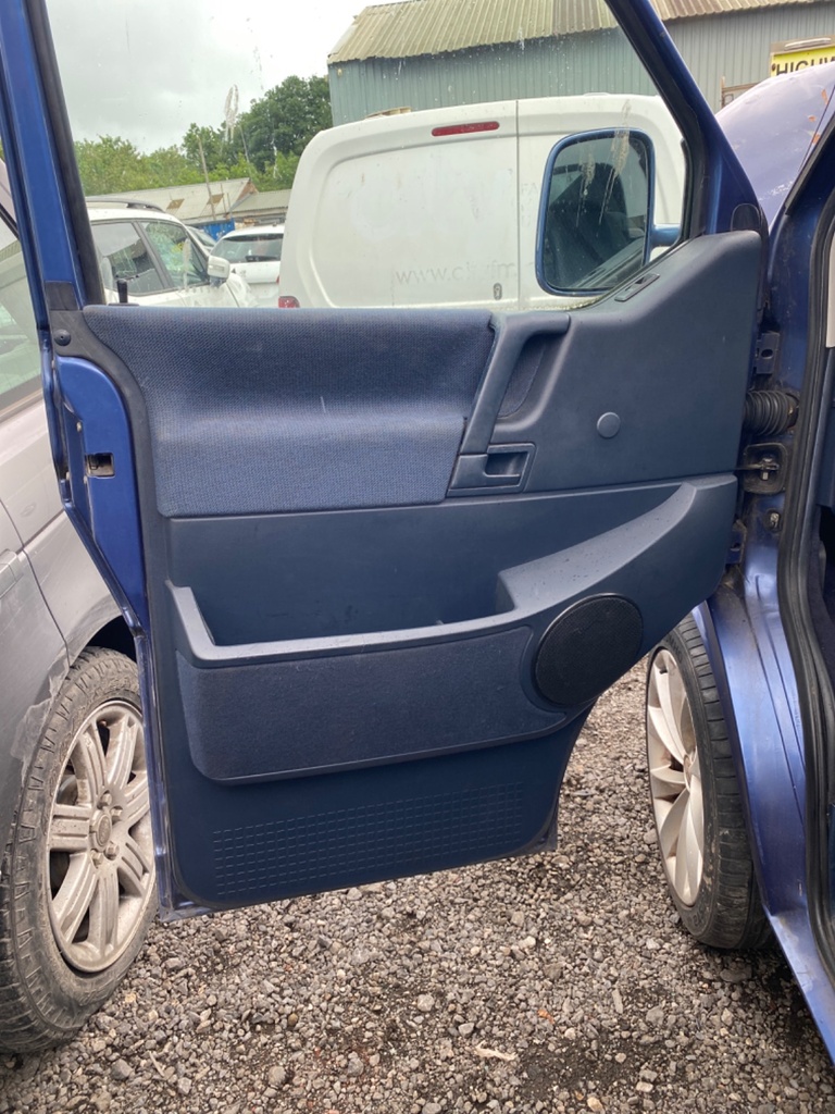 [EPE-107145] Panel interior de puerta delantera izquierdo VW Caravelle Mk IV 1997