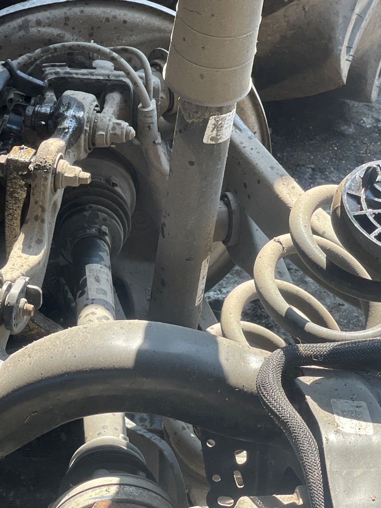 Brazo de Suspensión Delantero RH 2023 Audi Q5 40 TDI MILD HYBRID
