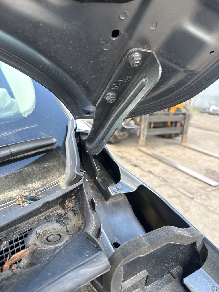 [EPE-107532] Bisagra del capó LH Nissan Qashqai MK3 J12 2022 KAD Gun Metallic / Dark Metal