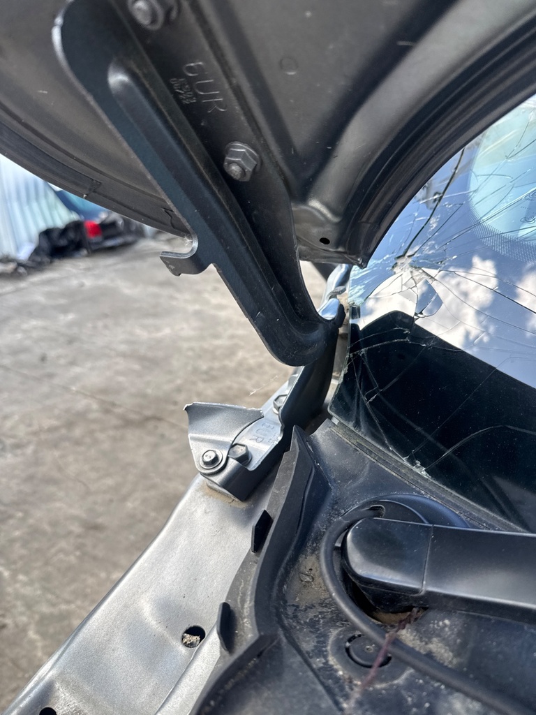 [EPE-107533] Bisagra del capó RH Nissan Qashqai MK3 J12 2022 KAD Gun Metallic / Dark Metal