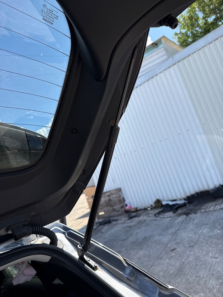 [EPE-107591] Amortiguador portón trasero derecho Nissan Qashqai MK3 J12 2022