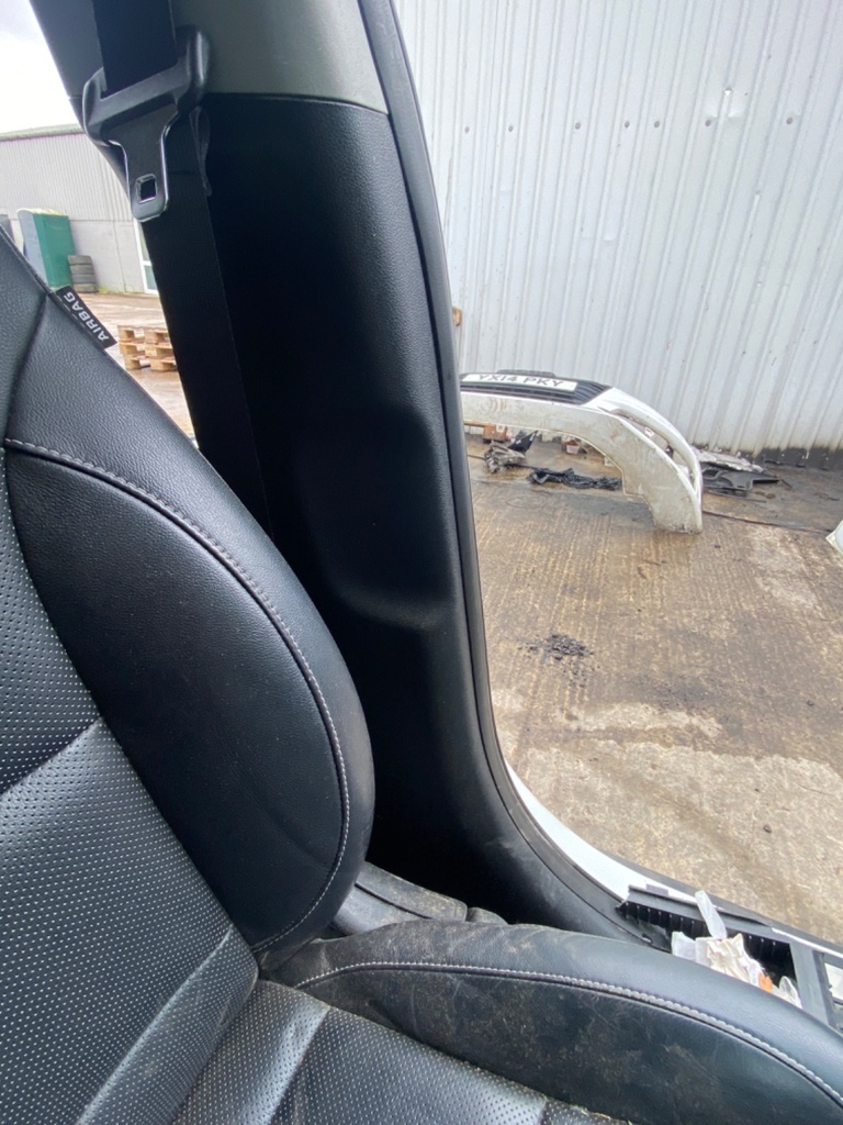 [EPE-108359] Embellecedor pilar B inferior izquierdo Kia Niro 1.6 2018
