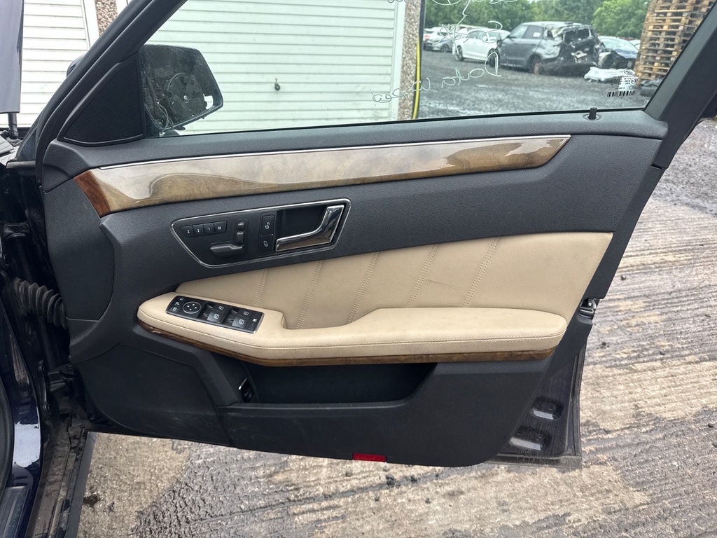 [EPE-108496] Panel interior de puerta delantera derecho Mercedes-Benz E-Klasse W212 2010