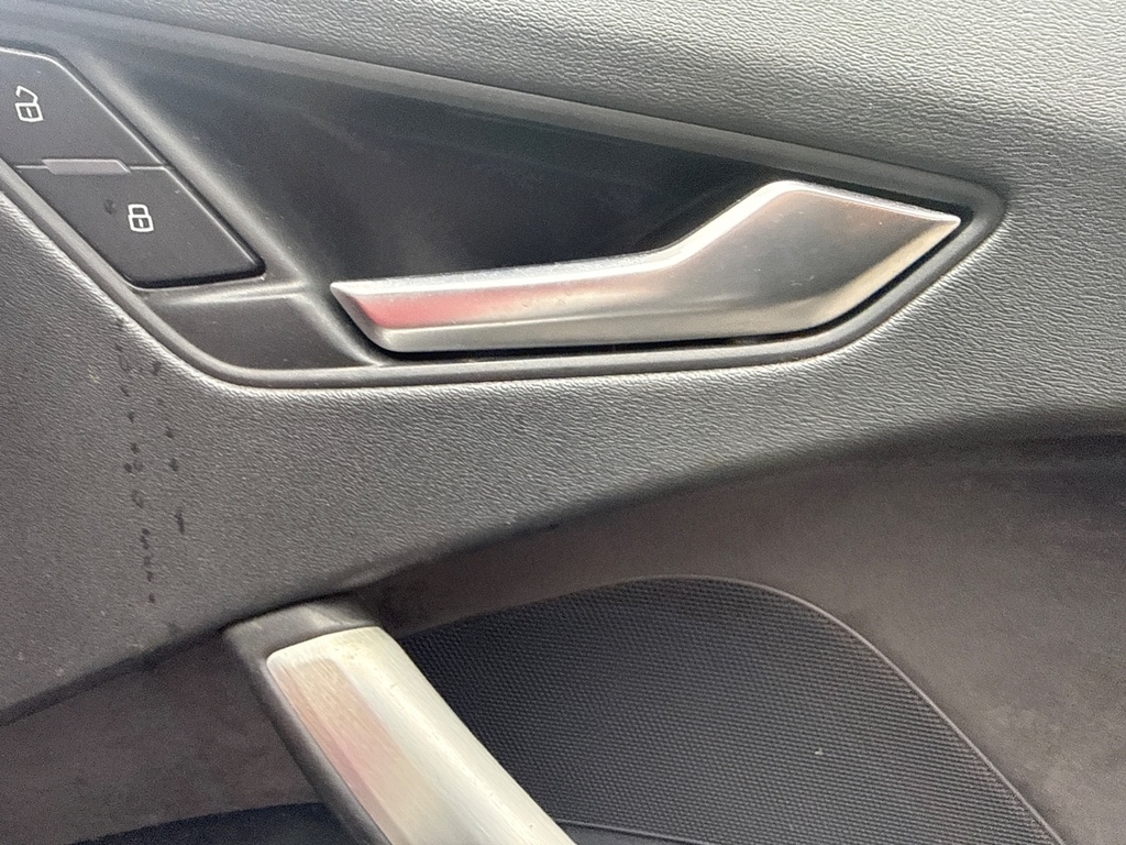 [EPE-108650] Tirador puerta delantera interior derecho Audi TT 2017 Y9B Black