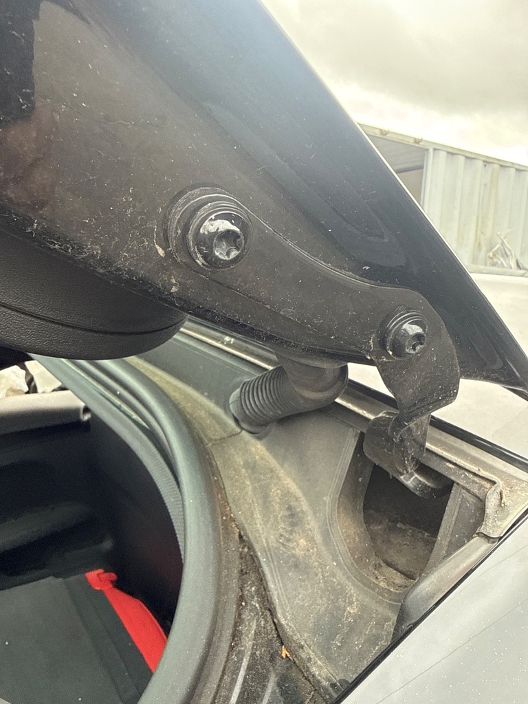 [EPE-108693] Bisagra portón trasero derecha 2017 Audi TT Y9B Black