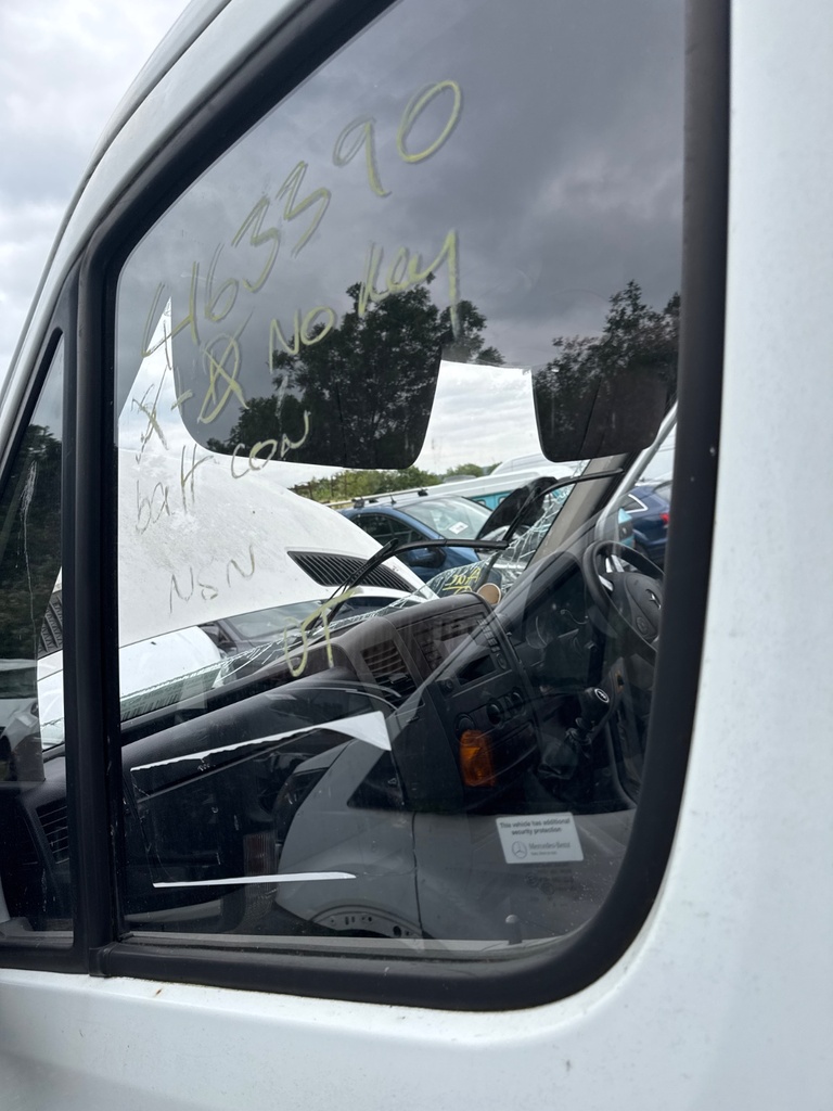 [EPE-108935] Cristal de puerta delantero izquierdo Mercedes-Benz Sprinter 2015