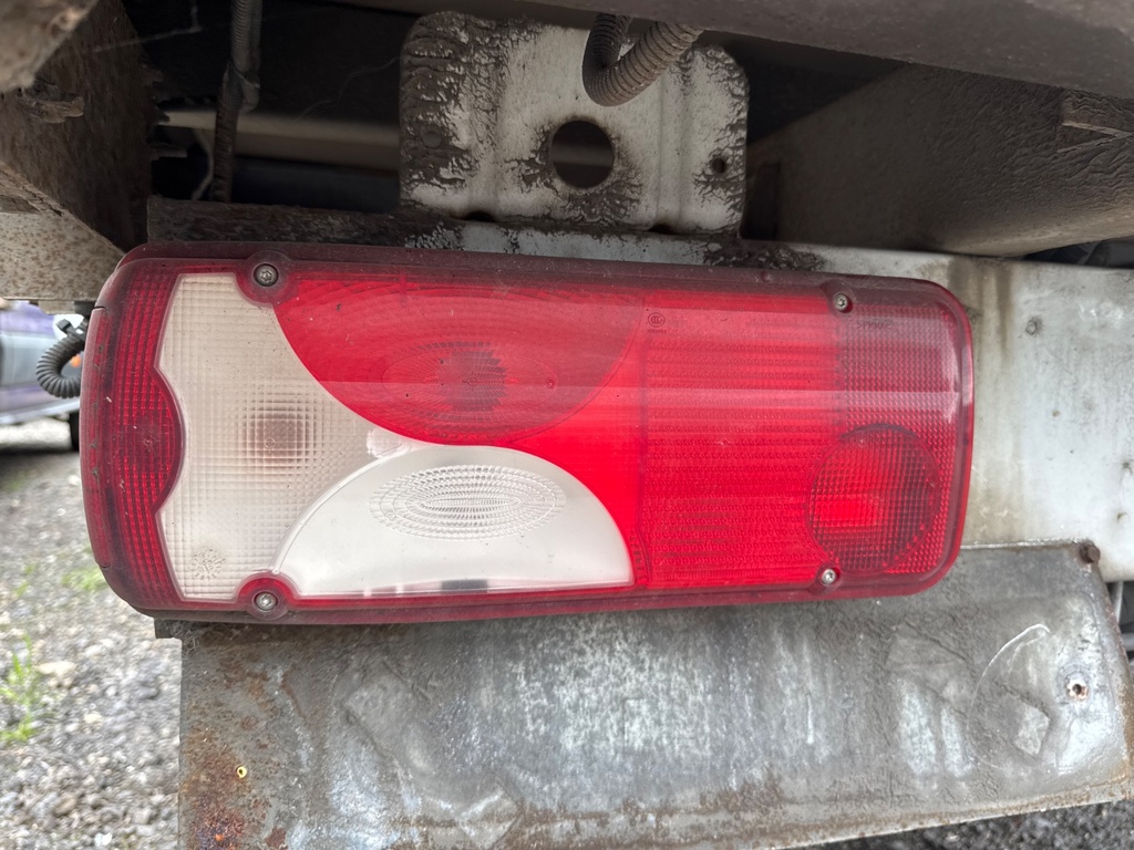 [EPE-108930] Piloto trasero izquierdo completo Mercedes Sprinter 3.5-t 2015
