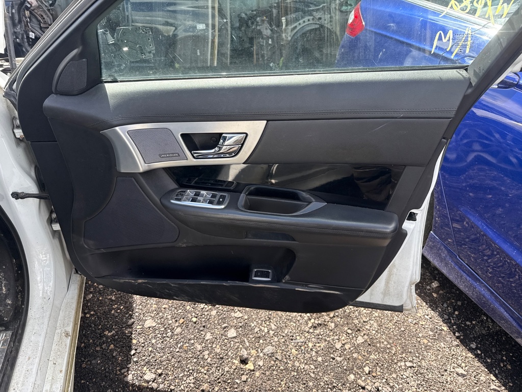 [EPE-109006] Arnés de cables puerta delantera derecha para Jaguar XF 2014 306DT AJTDV6