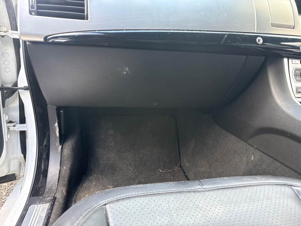 [EPE-109023] Guantera Jaguar XF 3.0 d 2014